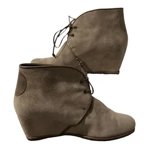 Stuart Weitzman Women's‎ Suede Taupe Kalahari Wedge Ankle Boots Size 10 Lace-Up thumbnail 2
