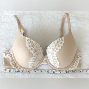 Victoria's Secret Body Underwire Padded Perfect Shape Bra size XS thumbnail 9