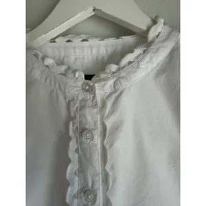 Talbots White Cotton Poplin Eyelet Blouse | Size Small thumbnail 4
