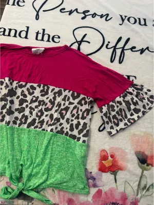 Fantastic Fawn Animal Print Fashion Top, Size M thumbnail 3