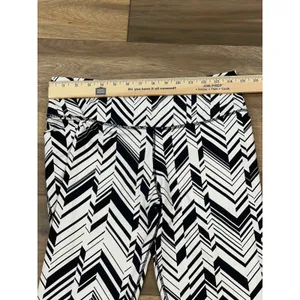 Nike Dri‑Fit Size L Black & White Print Capri Leggings thumbnail 7