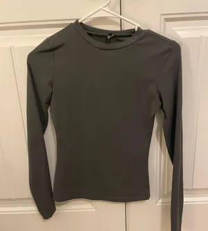 Long Sleeve Top Size XS thumbnail 1