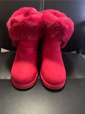 New 🎉 Juicy Couture Women's Cozy Faux-Fur Winter Boots Red Size 7 1/2 thumbnail 3