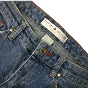 TOMMY HILFIGER Straight Cut Women’s Sz‎ 6 Light Wash Jeans button fly 5 pockets thumbnail 7