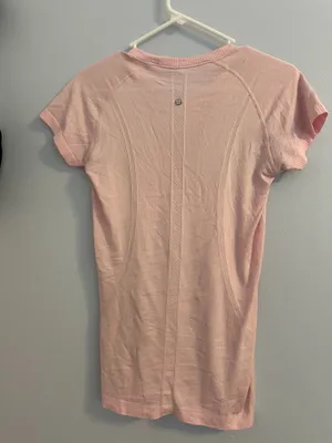 Lululemon Top  thumbnail 2