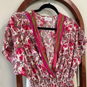 Moni & Co Floral Pink V-Neck Dress‎ Women’s Size L/XL thumbnail 2