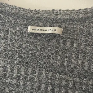 American‎ Eagle Knit V-Neck Sweater Lightweight thumbnail 2