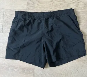 Columbia Black Shorts Women’s Large thumbnail 1