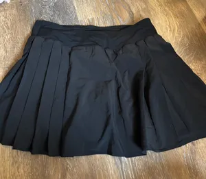 Lululemon skirt thumbnail 1