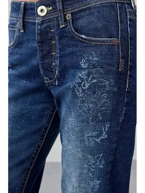 UO BDG Teo Printed Relaxed Low-Rise Bootcut Jeans Urban Outfitters NWT Size 26 thumbnail 4