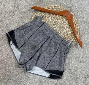 Lululemon Women’s Hotty Hot Shorts Pull On 4” Lined in Seawheeze Size 6 thumbnail 1