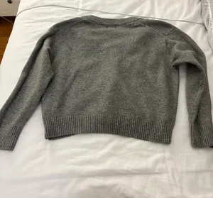 H&M V Neck Sweater  thumbnail 8
