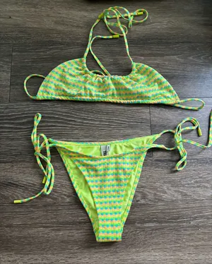 Triangl Bikini thumbnail 1