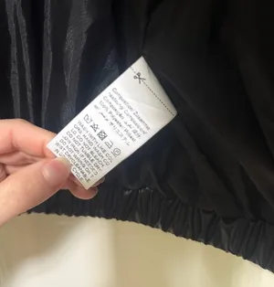 SHEIN Black Faux Leather Cropped Puffer Jacket M thumbnail 6