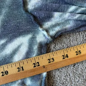 Free People We the Free Best Catch Blue White‎ Tie Dye Oversized Sweater Sz XS thumbnail 4