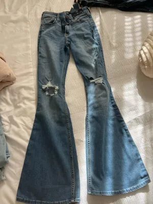 Hollister Flare Jeans High-Rise thumbnail 1