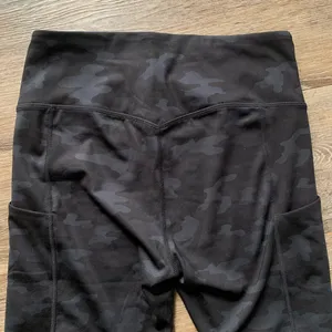 Fabletics Motion365+ Black & Gray Camo Leggings S thumbnail 6