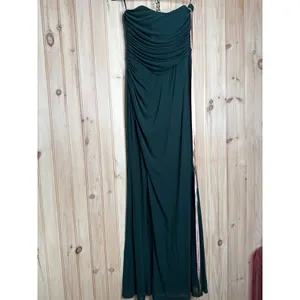 NWT Lulus Epitome of Allure Emerald Green Strapless Ruched Tulip Maxi Dress Sz M thumbnail 2