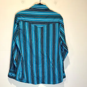 Wrangler Blue Stripe Pearl Snap Button Down Western Shirt - size Medium thumbnail 2