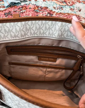 Michael Kors Signature Purse thumbnail 4