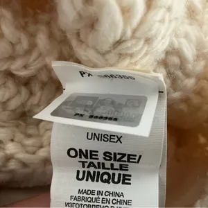 The north face cable minna beanie hat in cream wool/acrylic/alpaca. One size thumbnail 5