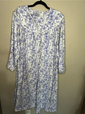 Lanz of Salzburg Cotton Flannel Tyrolean Purple Floral Cottagecore Nightgown thumbnail 2