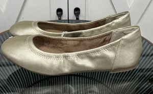 Amazon Essentials Women Belice Ballet Flat Gold Metallic Shoes Size 8W NWOB thumbnail 1