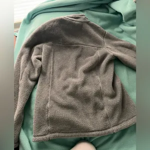 Grey Patagonia quarter button thumbnail 5