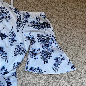 VENUS Blue Floral Off-Shoulder Jumpsuit thumbnail 11