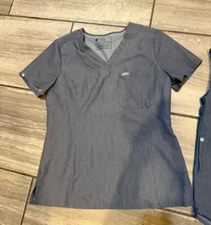 Figs Sz M Scrub Top! No Free Shipping:( thumbnail 1