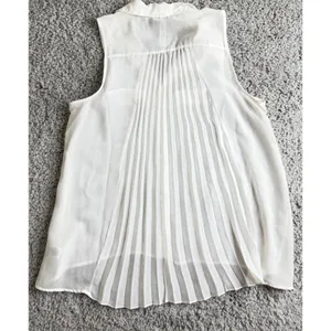 Aeropostale Womens XL White Sheer Pleated Back Sleeveless Button Down Blouse Top thumbnail 2
