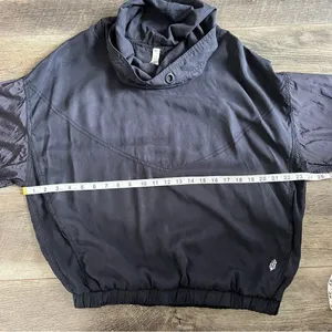 Free People Movement Far and Away Windbreaker Pullover Jacket Black Size Small thumbnail 8