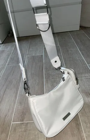 Handbag thumbnail 2