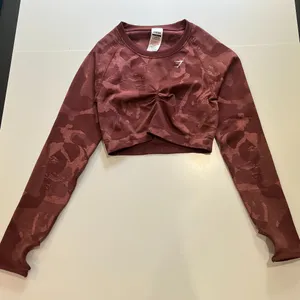 Gymshark Adapt Camo Seamless Long Sleeve Crop Top Size Medium thumbnail 2