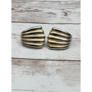 Vintage Clip On Earrings - Just Over 1" Gold Tone & Silver Tone thumbnail 4
