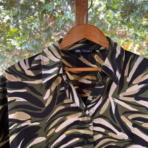 Zara Women's Camo Colored Animal Print Long Sleeve Satin Blouse Size S thumbnail 5