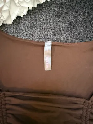 brown square neck ruched long sleeve top Size M thumbnail 3