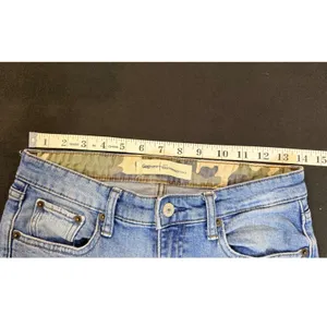 Gap 1969 Best Girlfriend Jeans 27T Light Wash Distressed Camo Trim Cuff cropped thumbnail 9