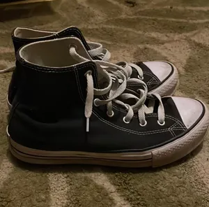 Converse High-Top Platform Sneakers Black 6.5 thumbnail 1