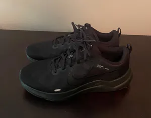 Nike Shoes thumbnail 1