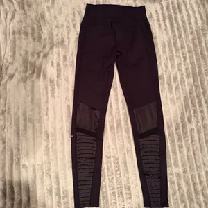 Alo Yoga Black Moto High Waisted Leggings Ribbed Mesh‎ Mixed Matte Shine S thumbnail 3