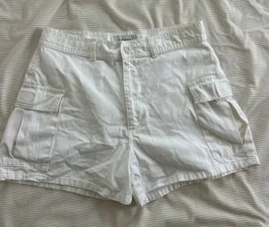 Guess White Women's Cargo Shorts - Utility Pocket Style thumbnail 1
