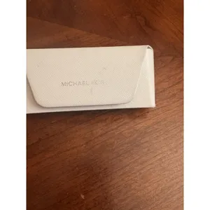 Michael Kors Sunglasses Case Textured White Silver Name Stamp thumbnail 2