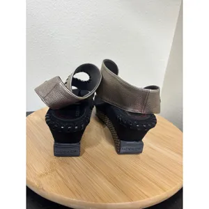 Modzori‎ Reversible Wedge Sandals Size 9 Metallic Pewter Gold Whipstitch Thong thumbnail 4