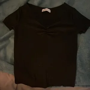 Hollister Black short sleeve tee thumbnail 1