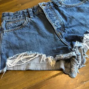 Free People Logan High Rise Cut Off Jean Shorts Distressed Button Fly Booty 26 thumbnail 5