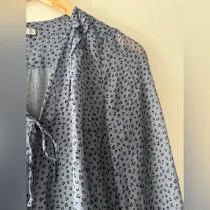 Abercrombie‎ & Fitch Blue Leopard Print Sheer Long Sleeve Bodysuit thumbnail 3