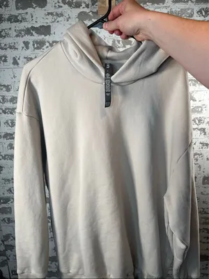 Vuori | women comfy hoodie thumbnail 1