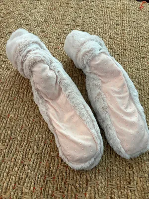 Cozy Faux Fur Slipper Booties thumbnail 3