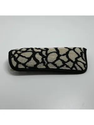 Foster Grant Black and Beige Patterned Prescription Glasses Frames with Case thumbnail 9